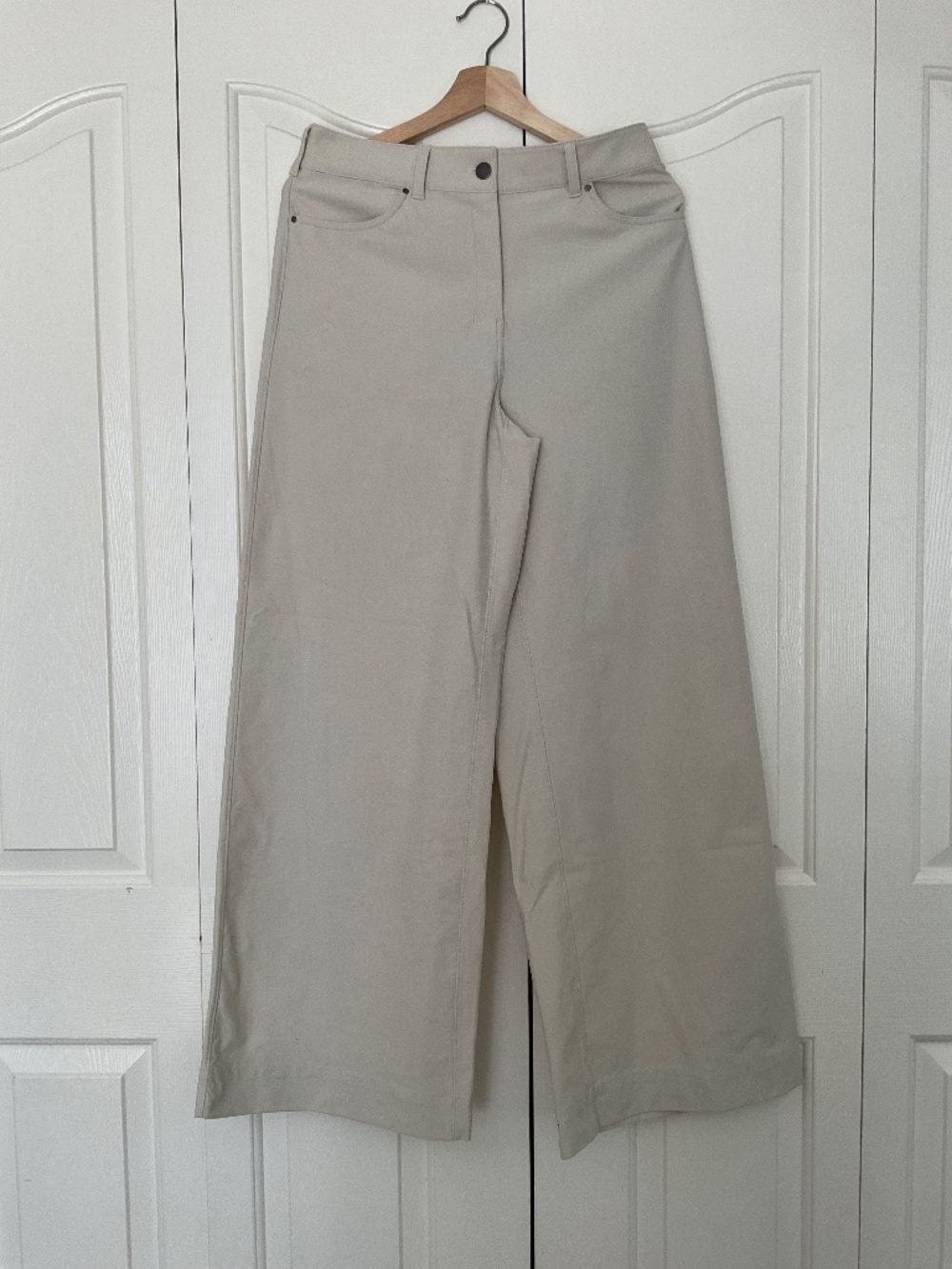 Lululemon City Sleek Wide Leg Trousers - Bone, Size 29